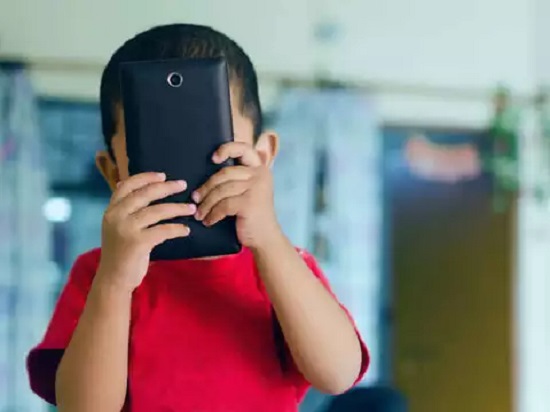 5 خطوات ستساعدك في تعليم طفلك الخصوصية