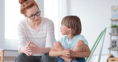 احذر قد تربي أبنك على النفاق وأنت لا تدري